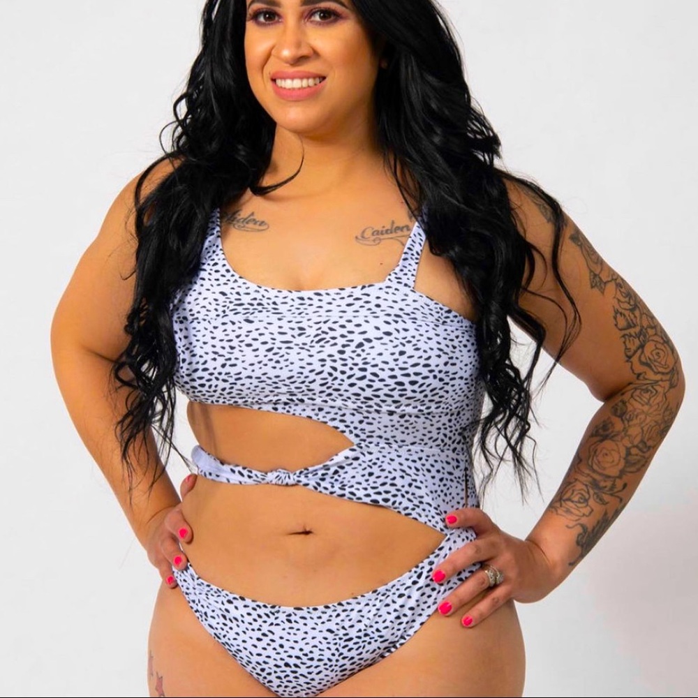 One piece swim suit